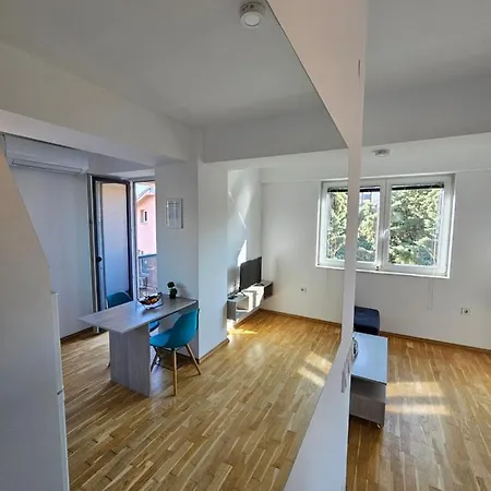 Apartment Ddapartment *