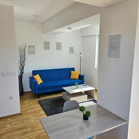 Apartment Ddapartment *